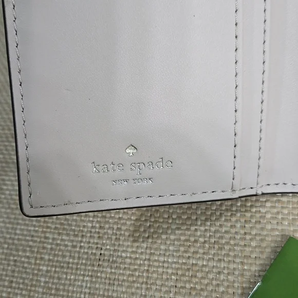 💫SALE NWT Kate Spade Two-Tone Leather Wallet - Picture 4 of 9